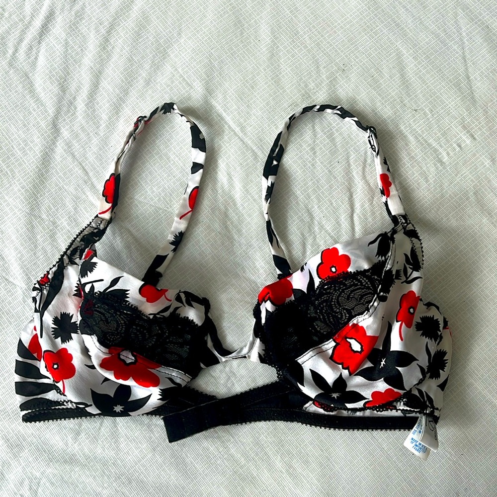 Valentino sz 34B 34 B bra vintage Y2K floral thin not padded underwire black red